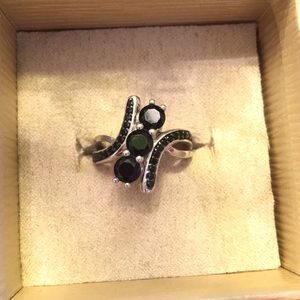 NEW*Stunning .925 bypass ring w/ black cz’s